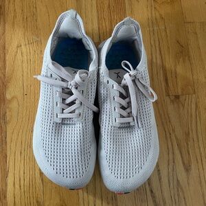 Stylish Gray Athletic Shoes